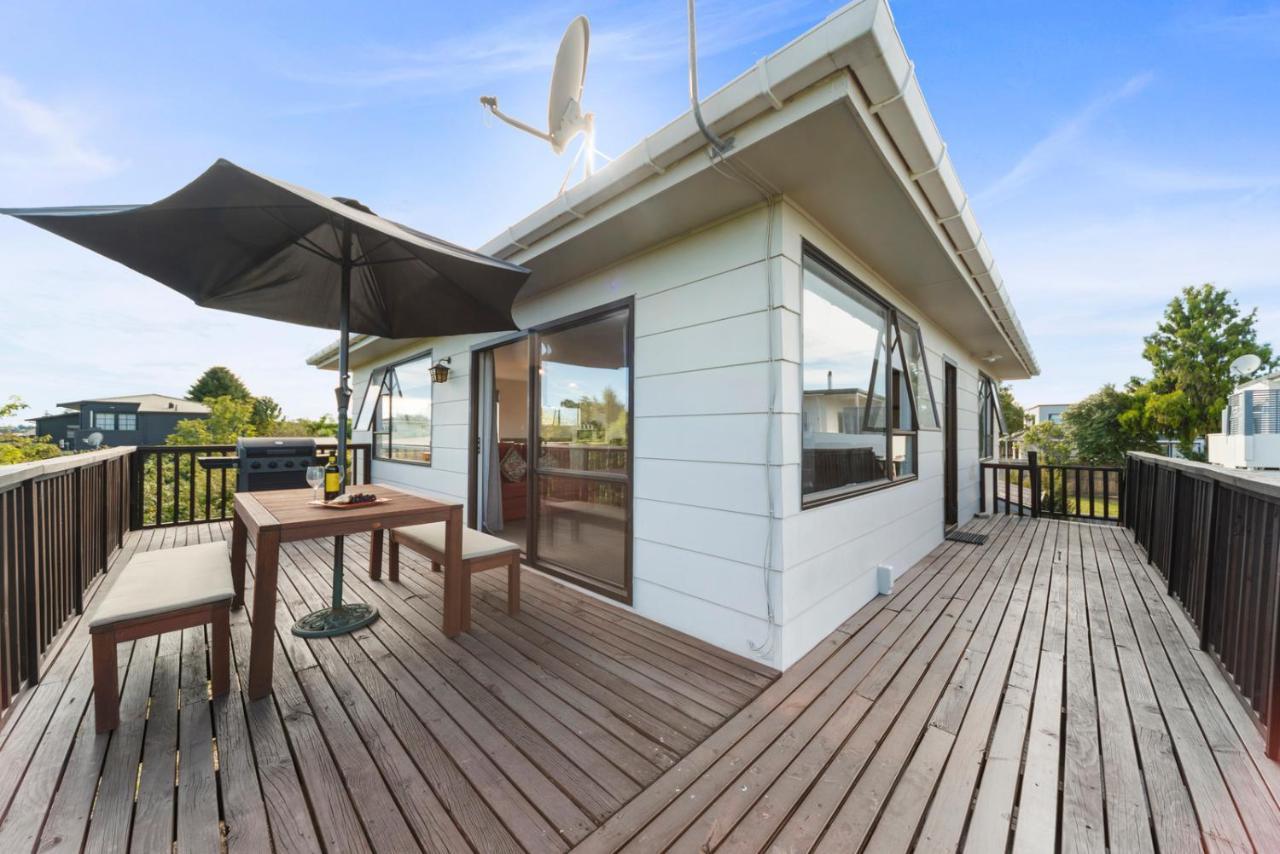 Rainbow Lake House - Lake Taupo Holiday Home Bagian luar foto