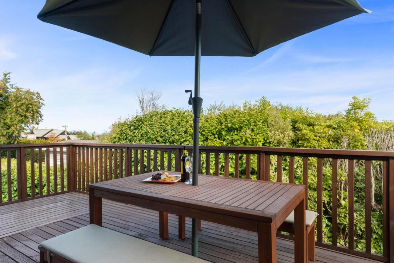 Rainbow Lake House - Lake Taupo Holiday Home Bagian luar foto